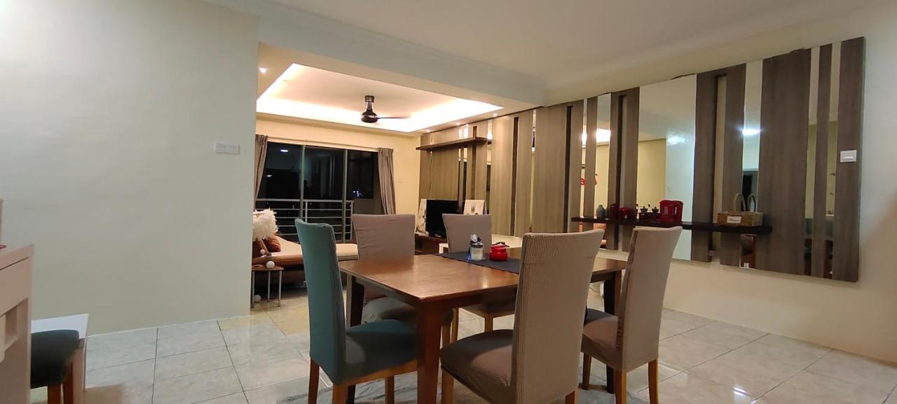 Gold Coast International Resort Kampong Bukit Beruang Kültér fotó